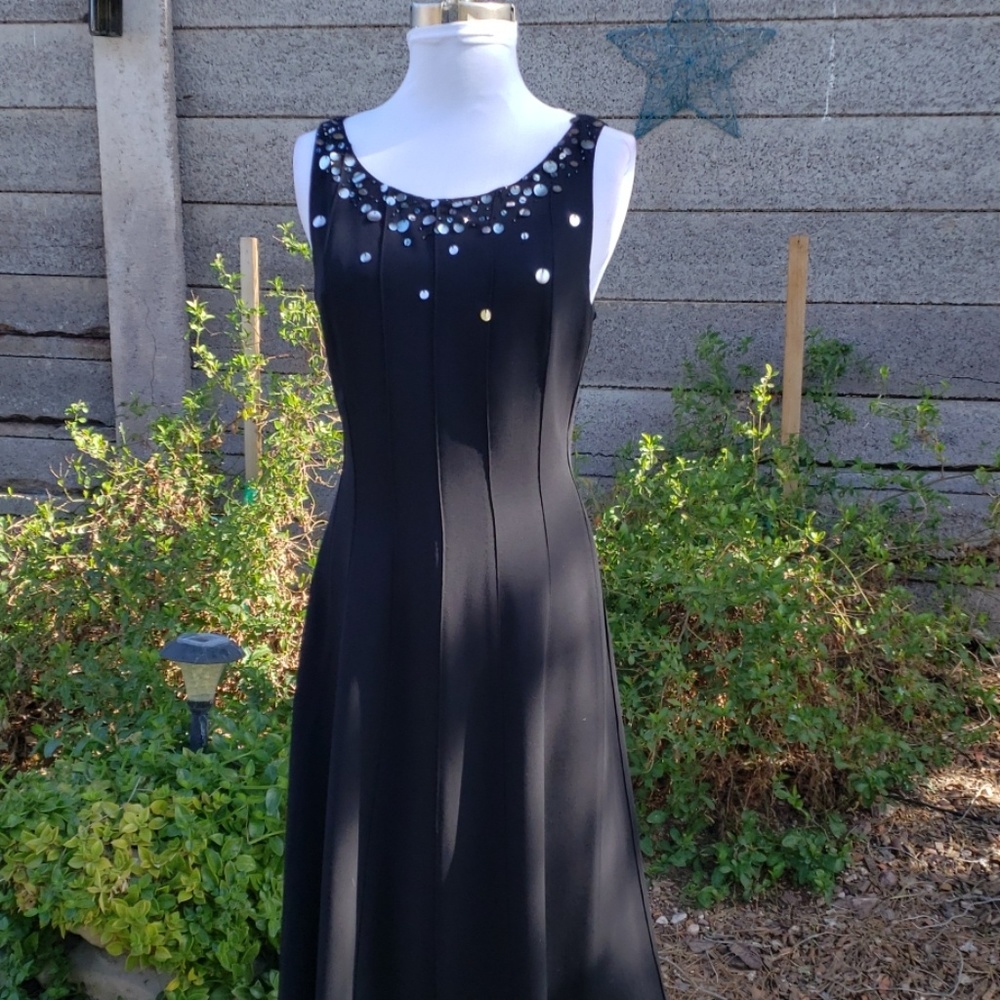 ADRIANNA PAPELL BLACK 100% SILK DRESS *509